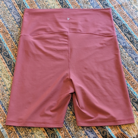 Old Navy Extra High-rise Bike Shorts - Picture 2 of 4